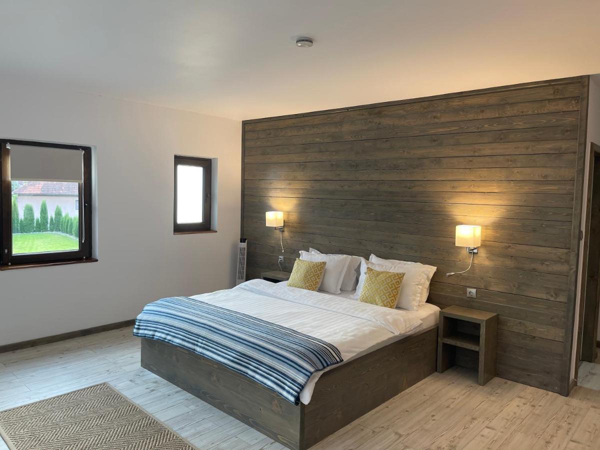 Montana 219 Hotel Valea Draganului Bagian luar foto